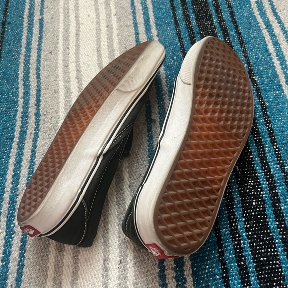 Black slip on vans men’s 8.5 womens 10 - Picture 3 of 4